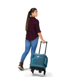 Coleman SPORTFLEX™ 42-Can Soft Cooler With Wheels, Ocean 10 Coleman SPORTFLEX™ 42-Can Soft Cooler With Wheels, Ocean -Coleman Sales Store Coleman SoftCoolers 2000037632 Ocean InUse 0012 FINAL